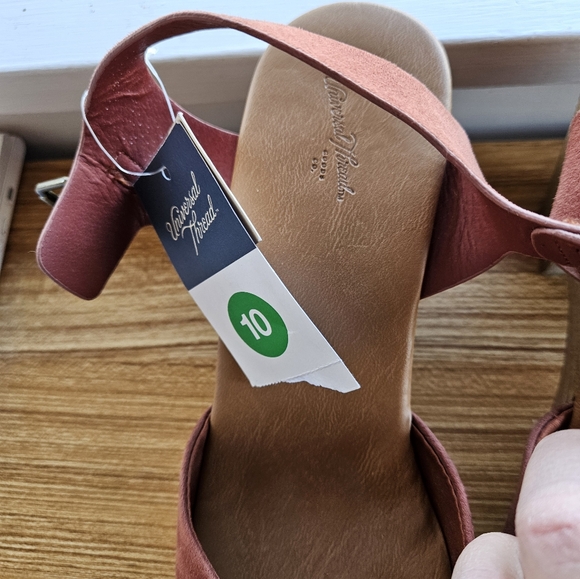 Universal Thread strappy heeled sandals Size 10 - Picture 5 of 16